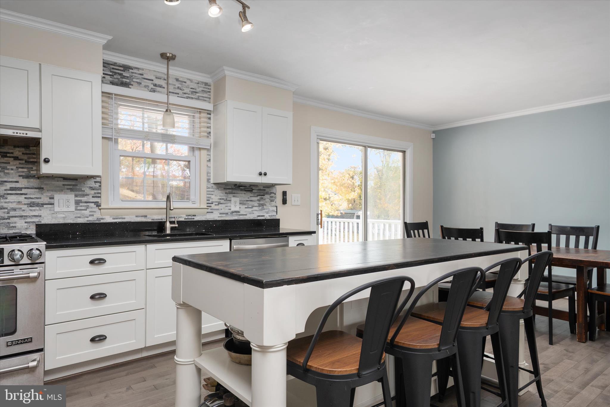 WEST RIVERDALE - Residential