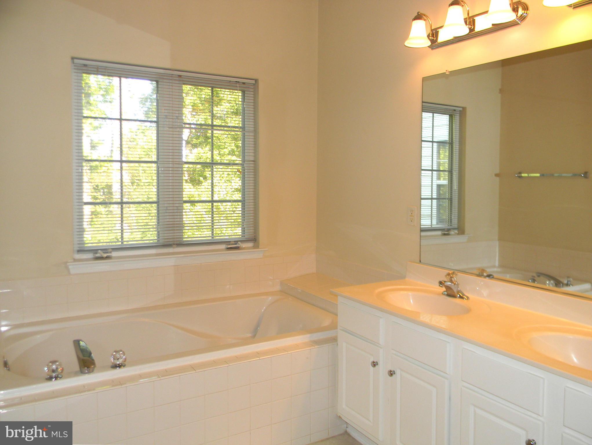 BUCKLEYS RESERVE - Residential Lease