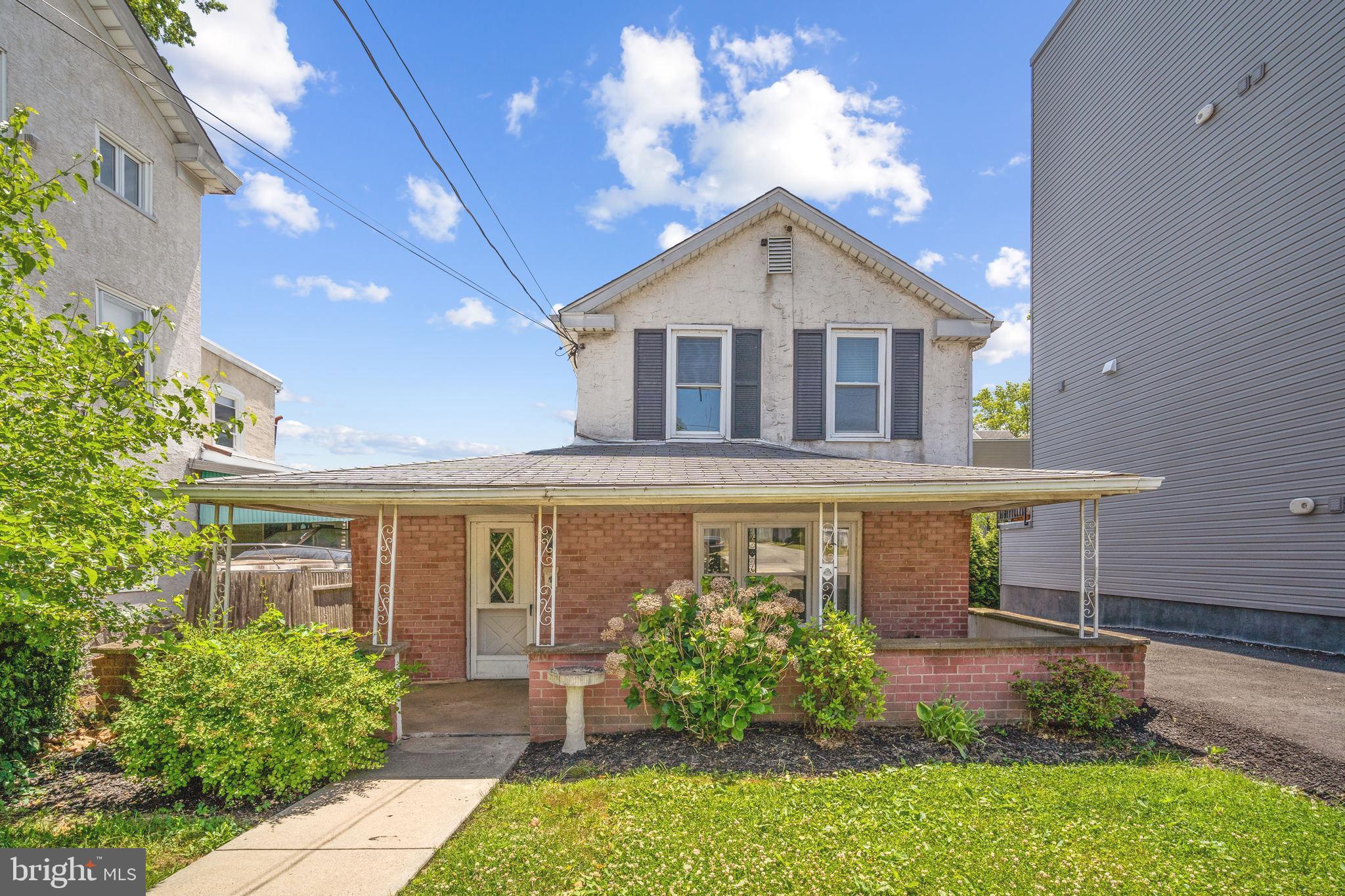 239 LEMONTE STREET