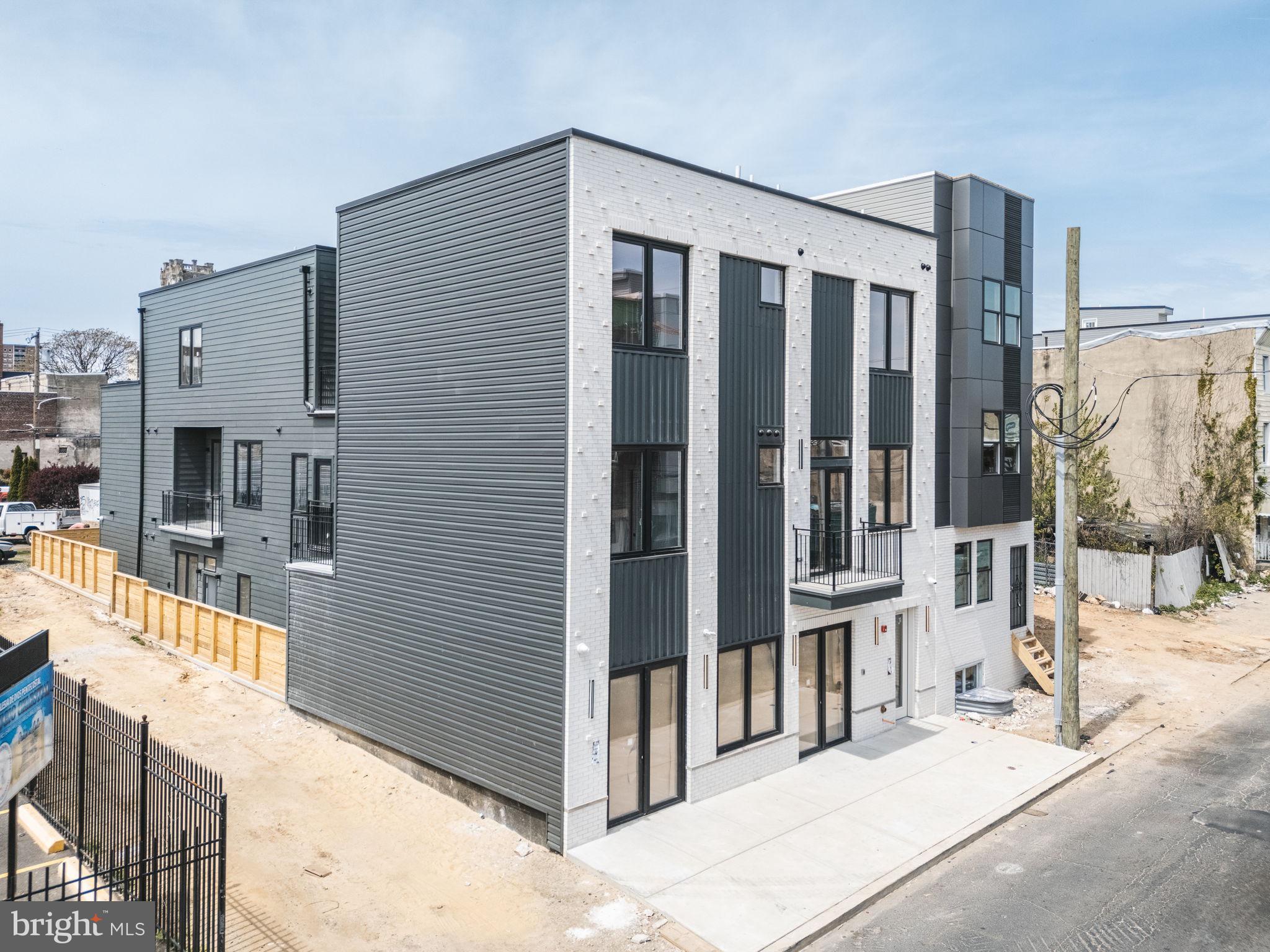 Welcome to this stunning new construction apartment offering 2 spacious bedrooms and 2 full bathrooms, located on N 6th Street. This modern unit features a thoughtfully designed layout with high-end finishes throughout, including both a soaking tub and a stand-in shower for ultimate comfort and convenience. Enjoy the convenience and style of brand new, state-of-the-art LG smart appliances, including a stainless steel refrigerator, oven, microwave, and dishwasher—plus an in-unit LG smart washer and dryer. Designed for efficiency, performance, and modern living. Enjoy the ease of street parking, exceptional frontage for natural light, and stylish, contemporary interiors that elevate everyday living. A rare opportunity to enjoy brand-new construction with the space and amenities you’ve been searching for.