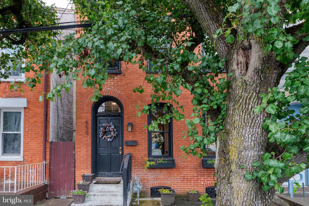 Photo of 650 COLUMBIA AVE, LANCASTER, PA 17603 (MLS # PALA2037852)