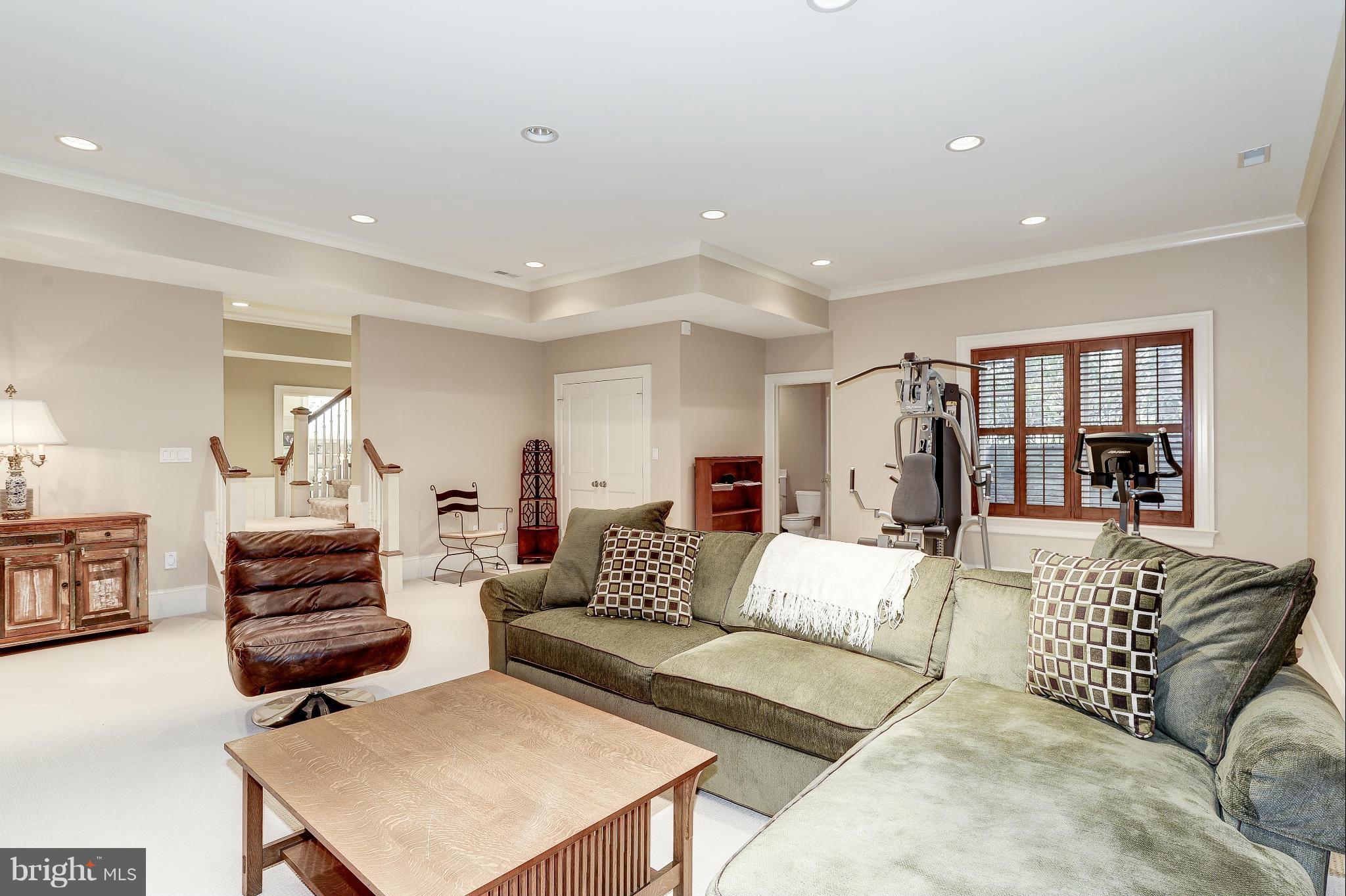 BRADLEY HILLS GROVE - Residential