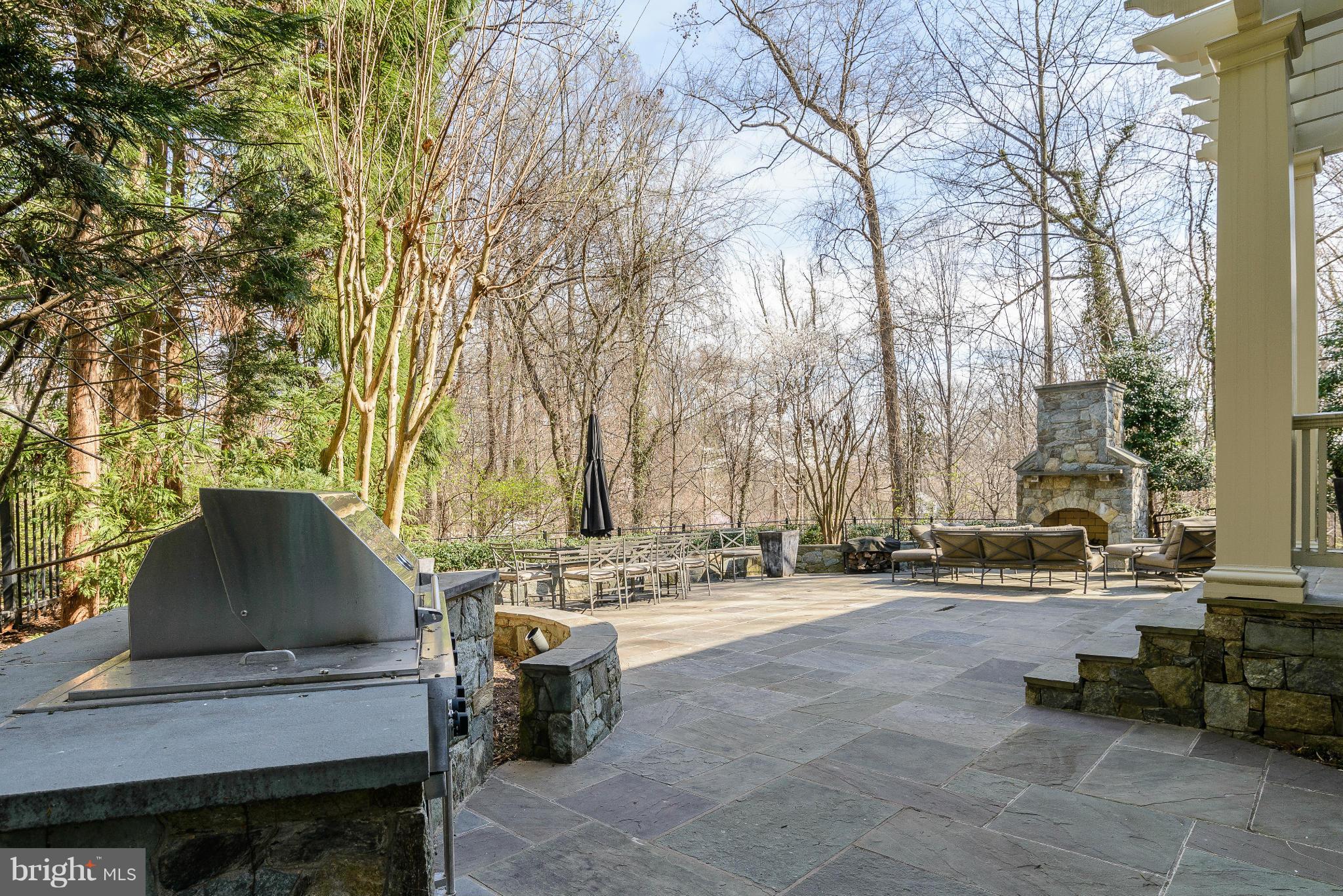 BRADLEY HILLS GROVE - Residential