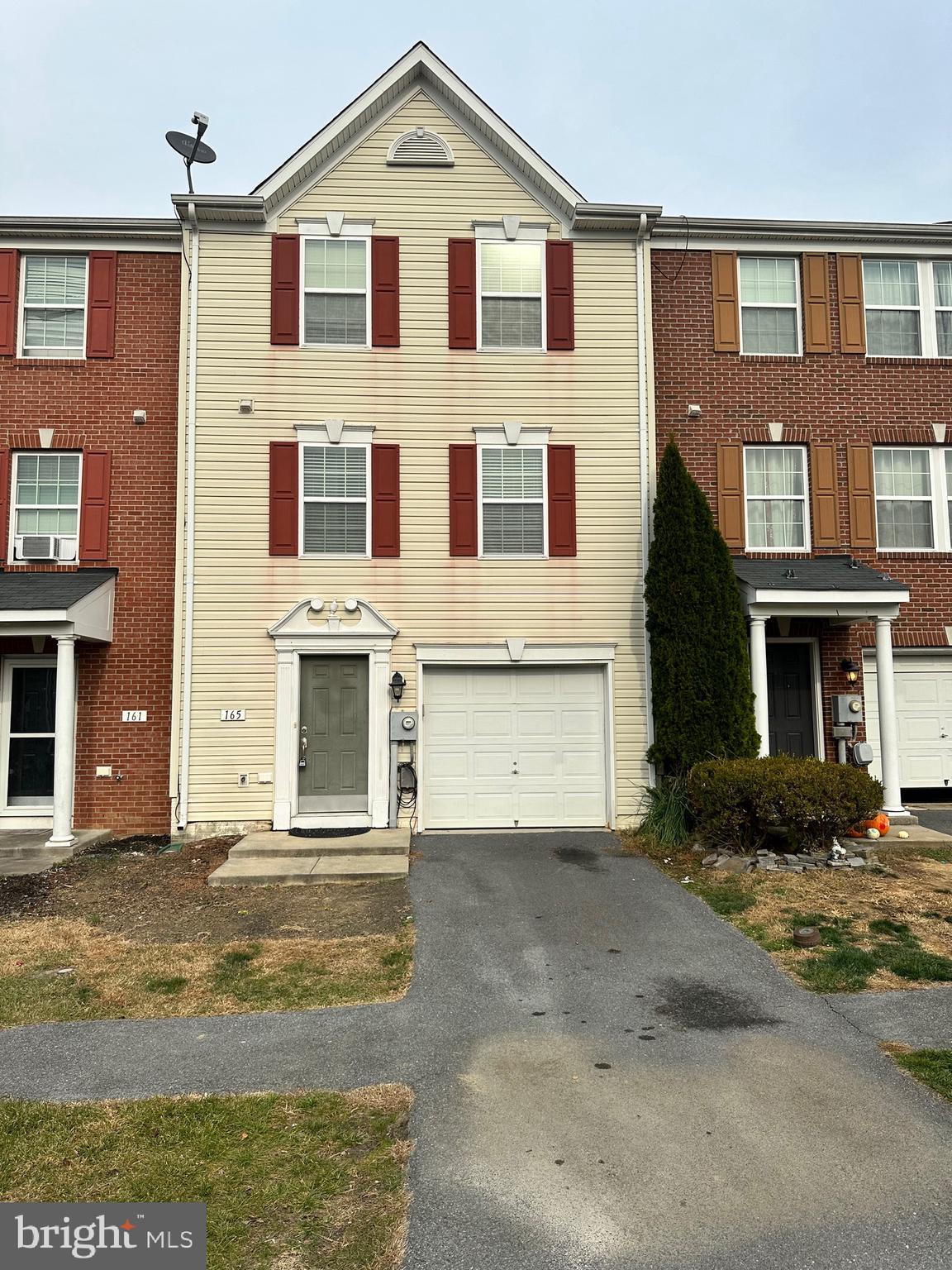 MANOR PARK - Residential Lease