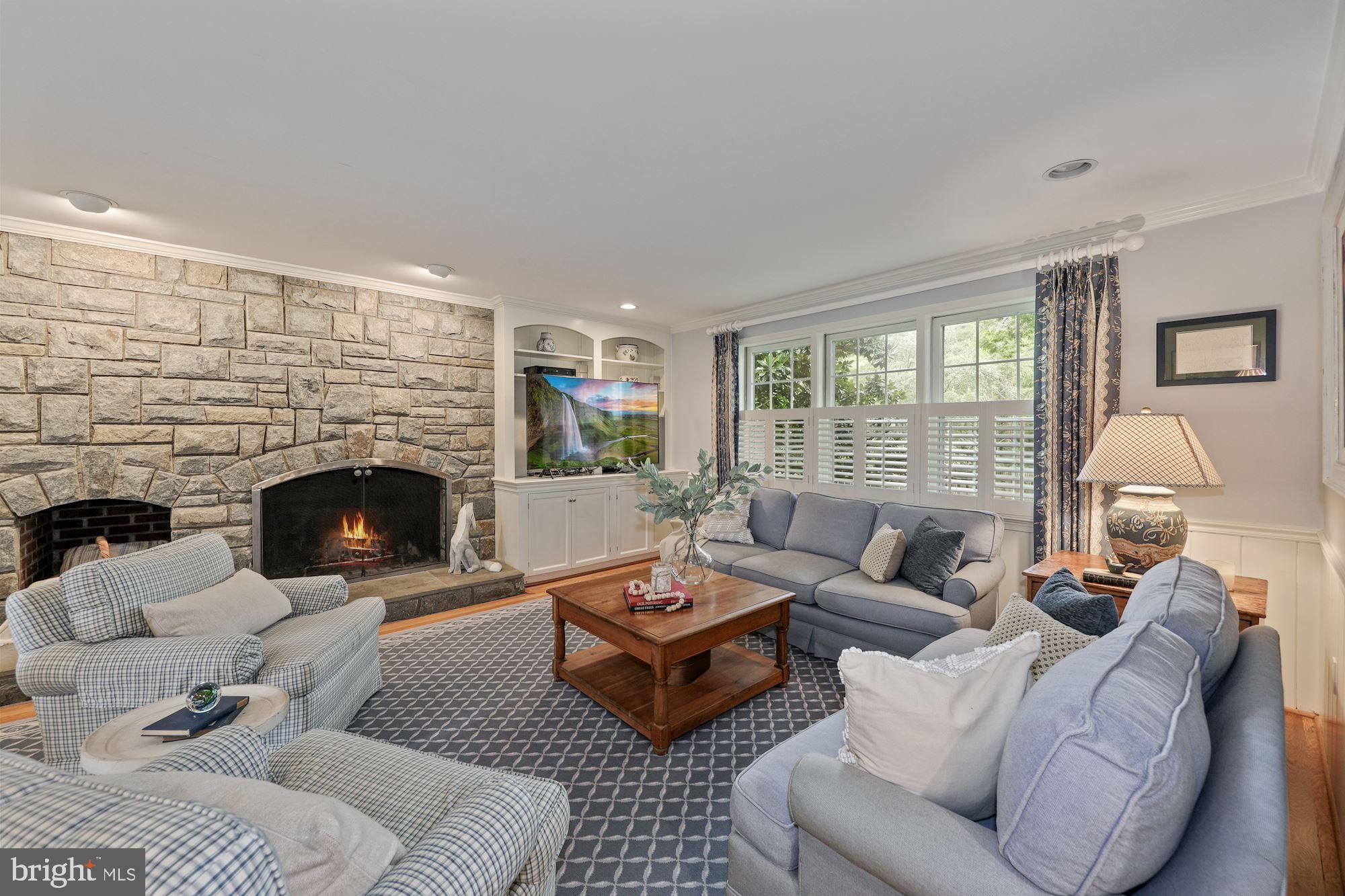 RIVER FALLS - Residential