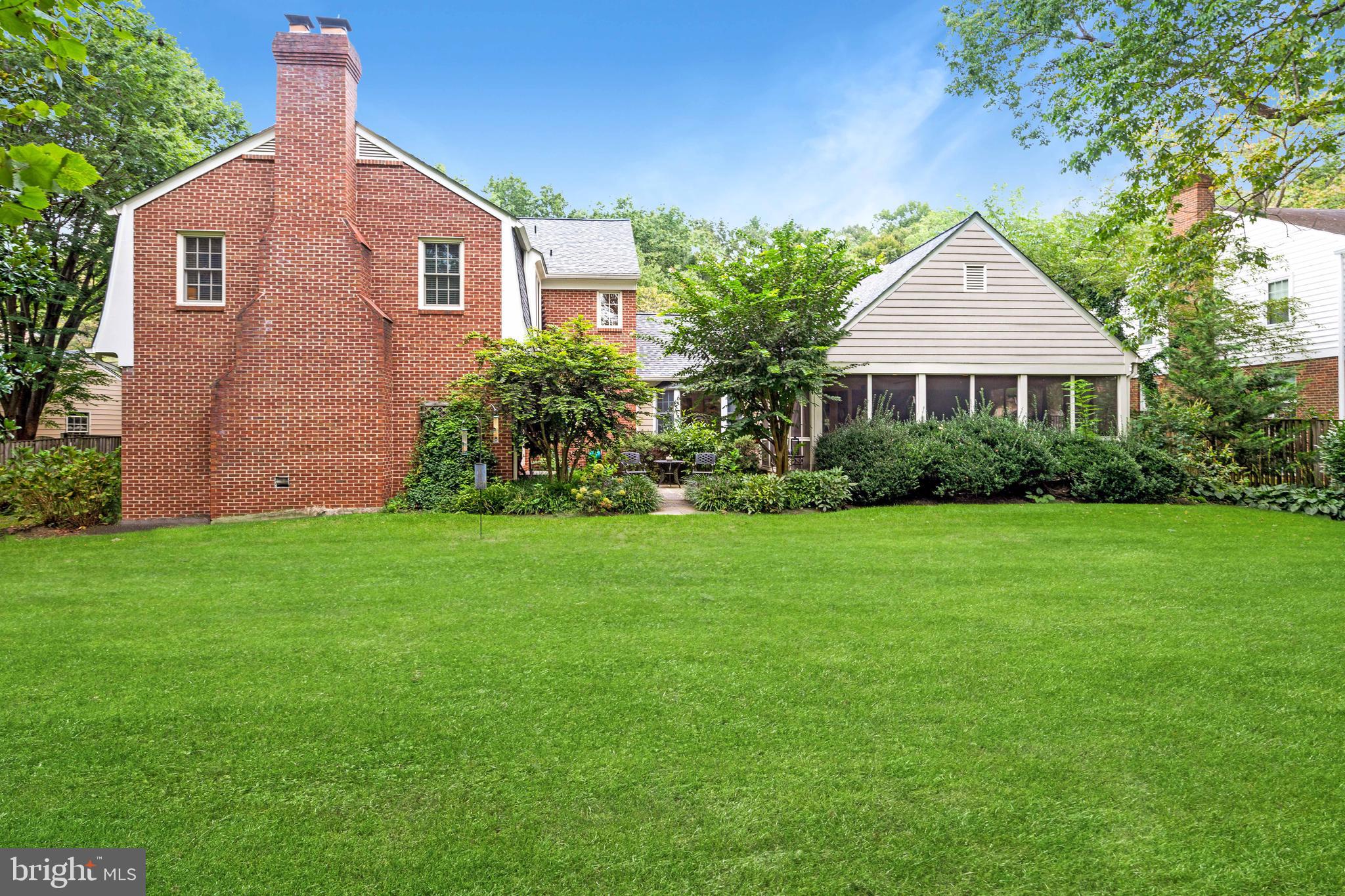 RIVER FALLS - Residential