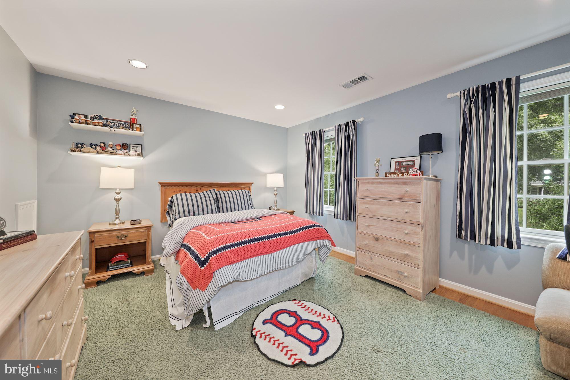 RIVER FALLS - Residential