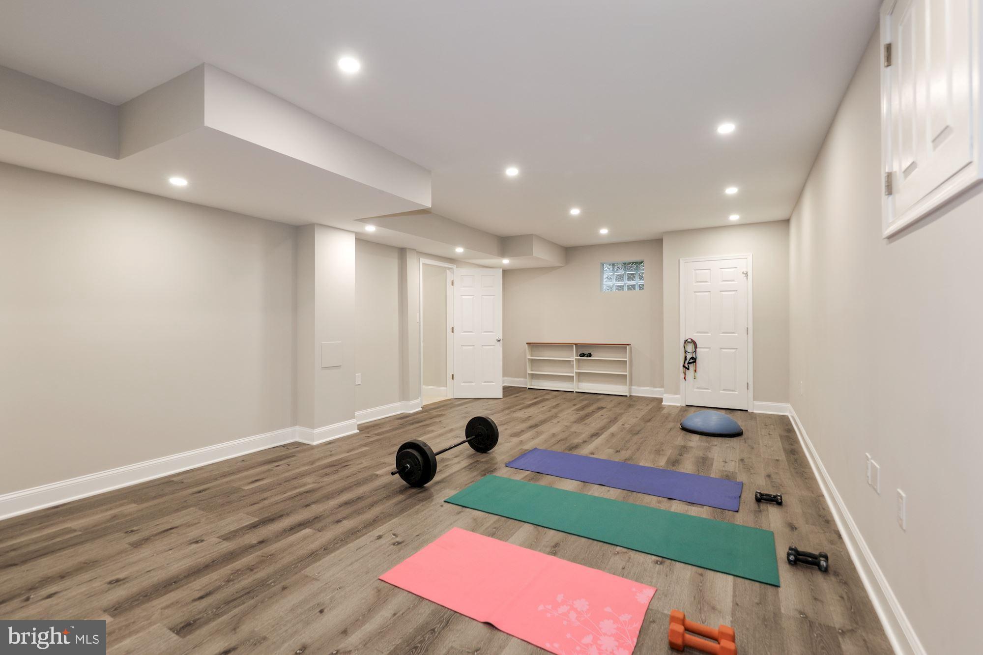 RIVER FALLS - Residential