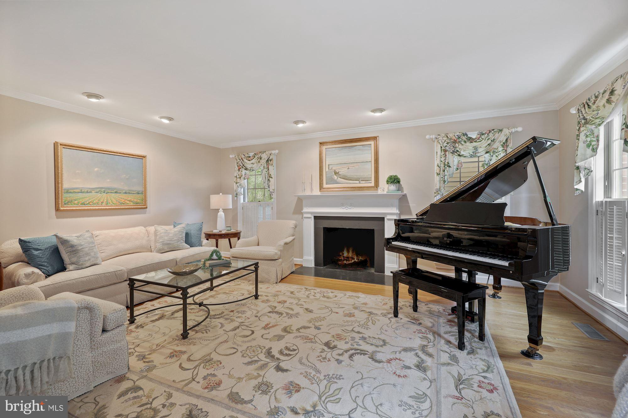 RIVER FALLS - Residential