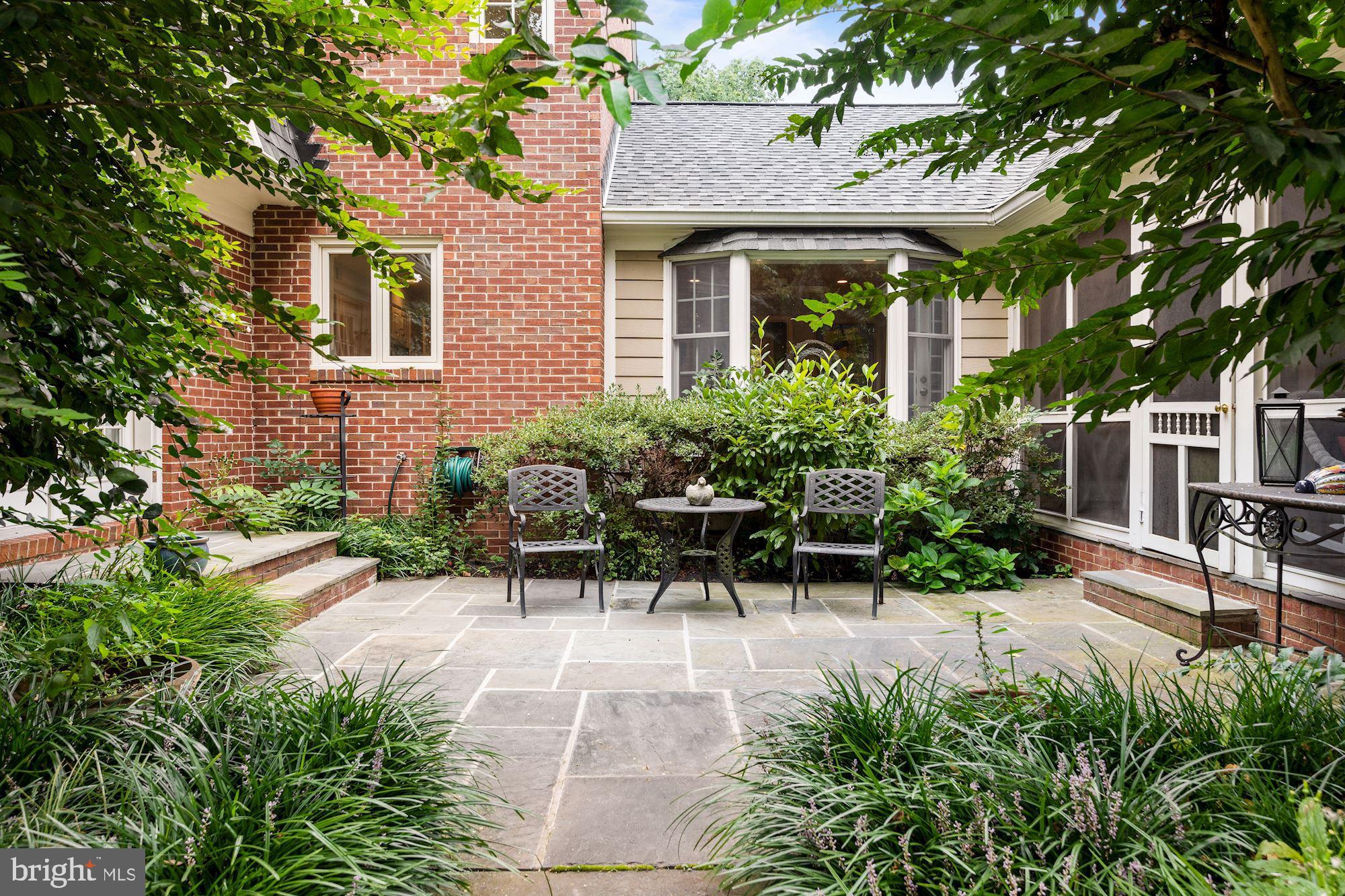 RIVER FALLS - Residential