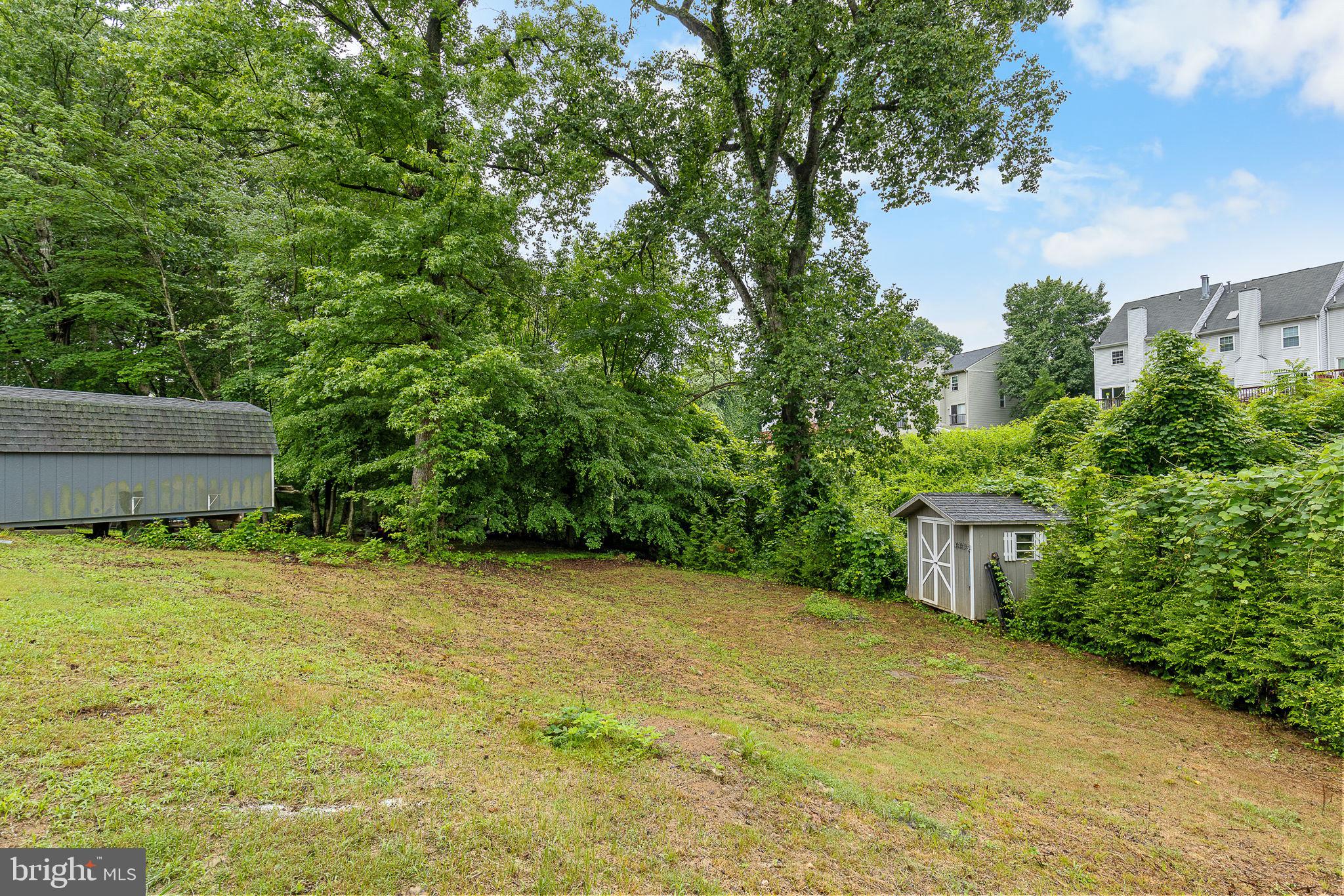 SHADOW WOODS - Residential