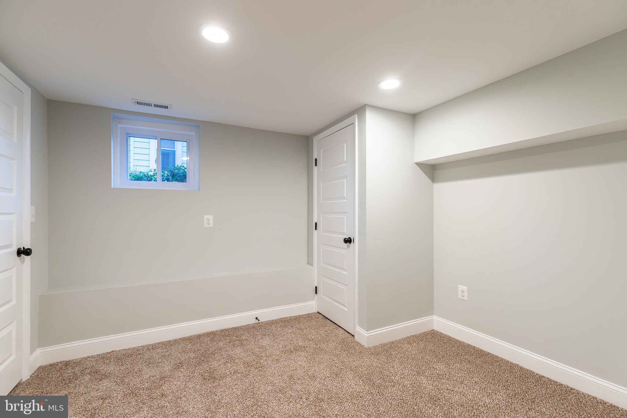 HOWARD PARK - Residential