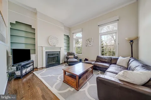 1274 S Washington Street, Falls Church, VA 22046 - #: VAFA2002836