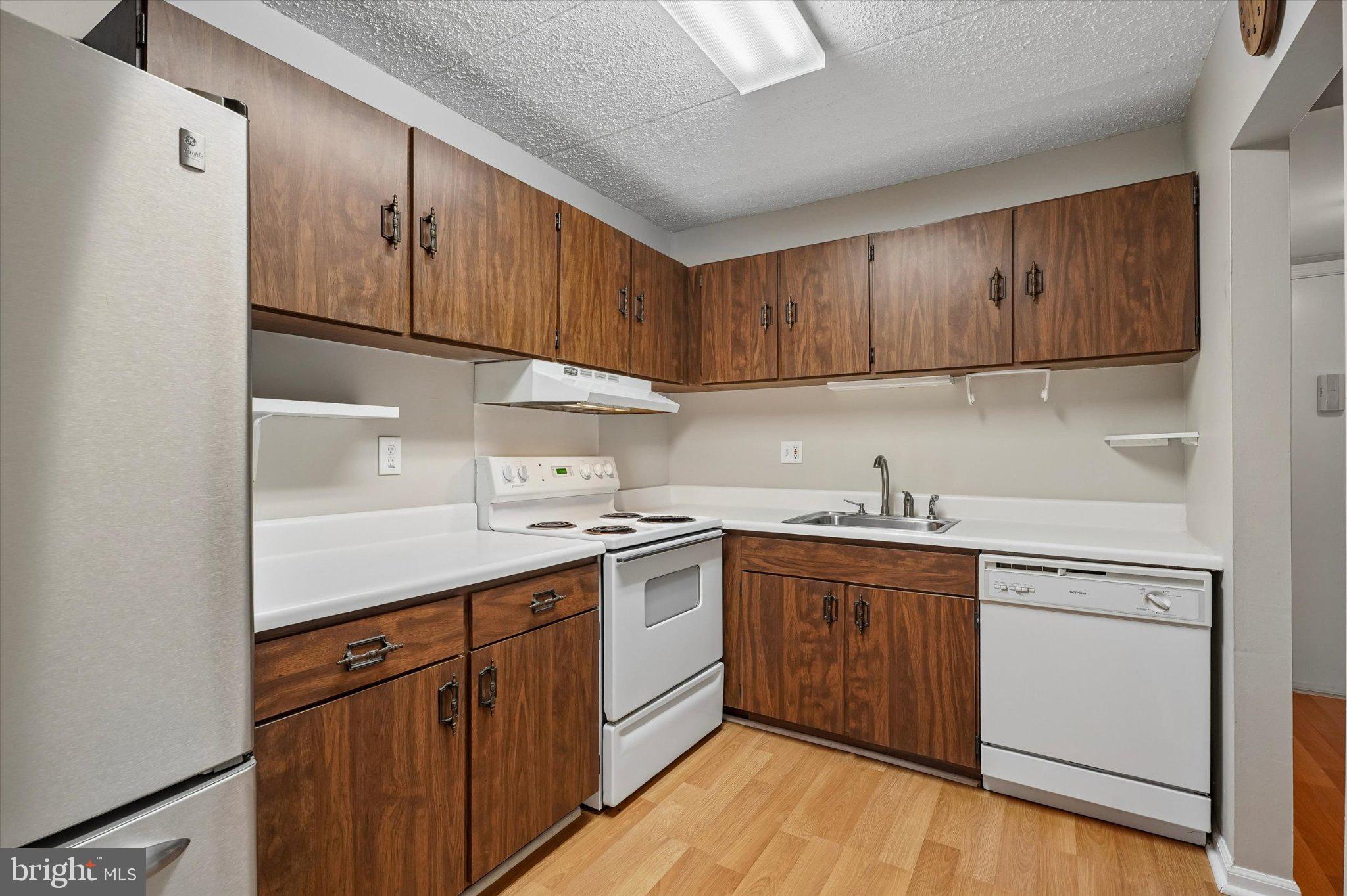 137 WOODSTREAM DRIVE 137