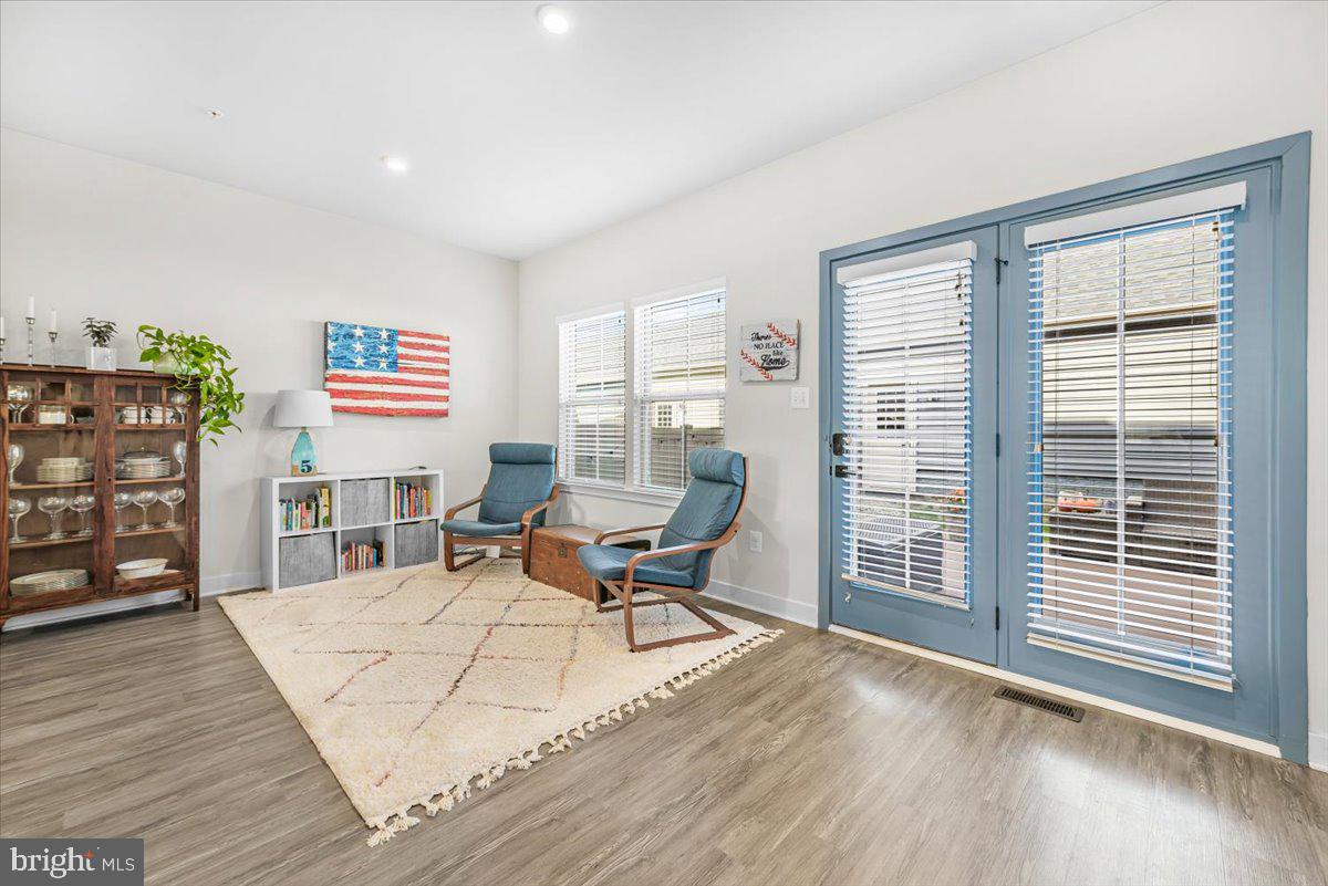 LAKE LINGANORE TOWN CENTER - Residential