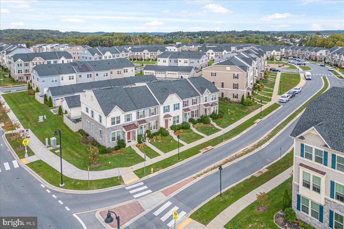 LAKE LINGANORE TOWN CENTER - Residential