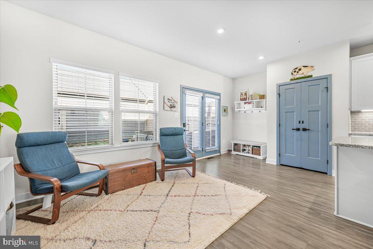 LAKE LINGANORE TOWN CENTER - Residential