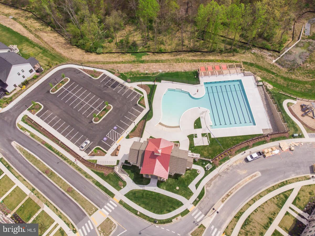 LAKE LINGANORE TOWN CENTER - Residential