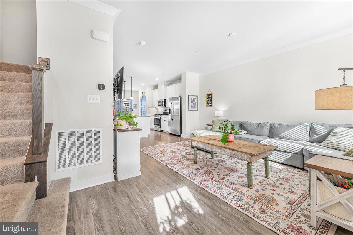 LAKE LINGANORE TOWN CENTER - Residential