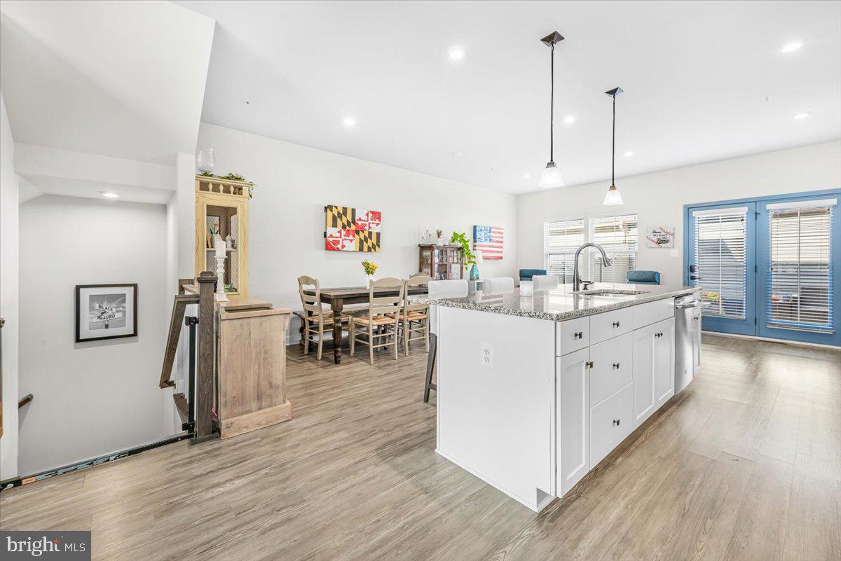 LAKE LINGANORE TOWN CENTER - Residential