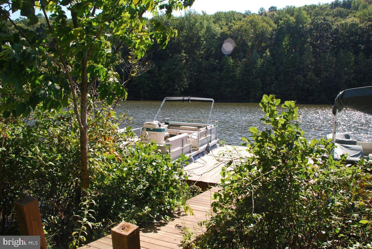 LAKE LINGANORE TOWN CENTER - Residential