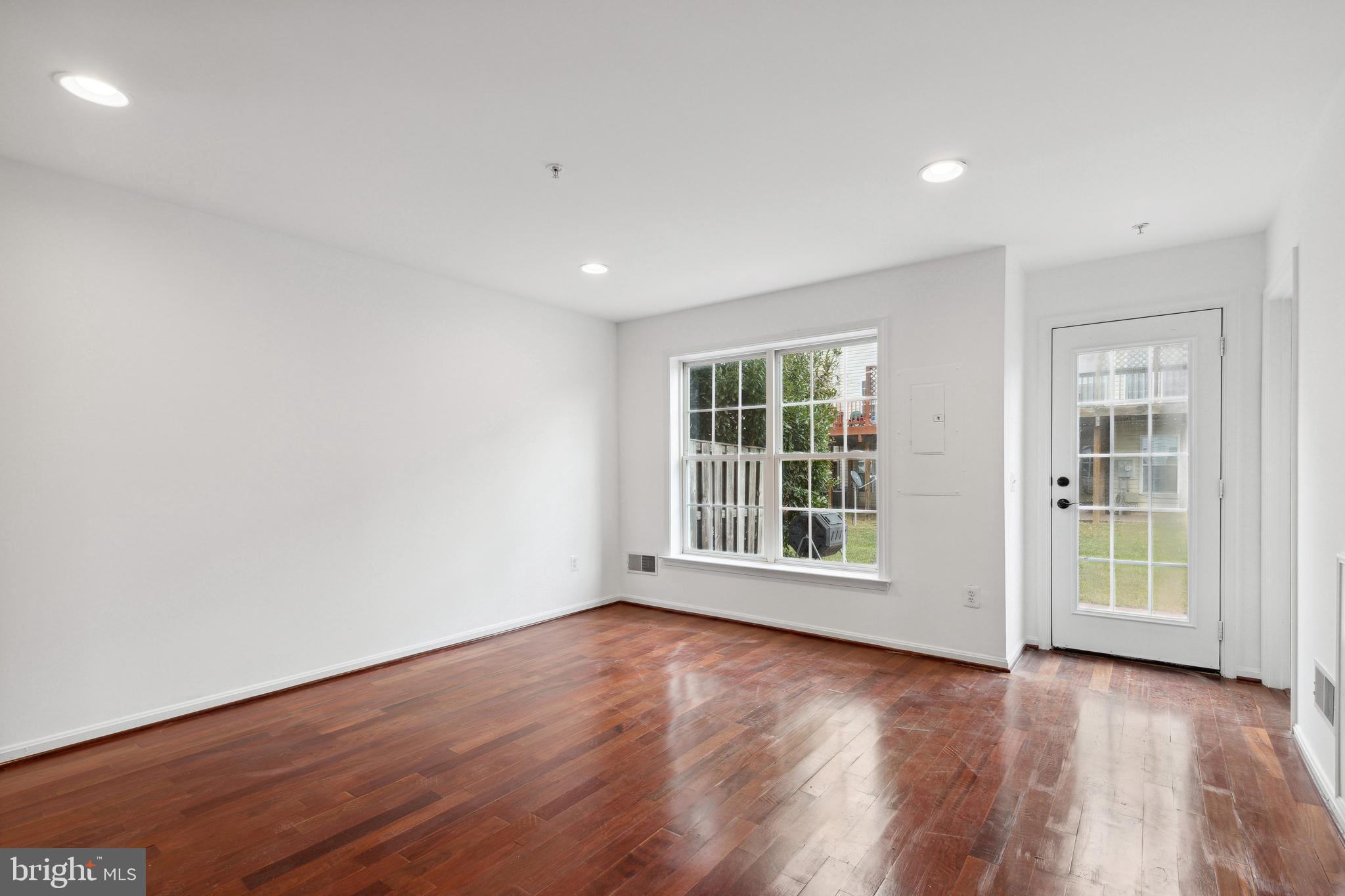 GATESTONE - Residential