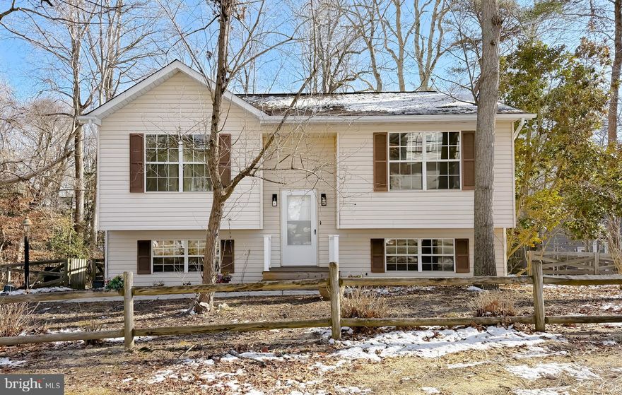 Great opportunity for first time homebuyers!!  4 Bedroom 2 Bathroom home.  Freshly painted throughout.
New carpet installed. New light fixtures throughout.  Washer and Dryer in a large laundry room in basement. Large shed in the backyard. Level yard, partially fenced.  Close to the middle gate of the the Ranch Estates.