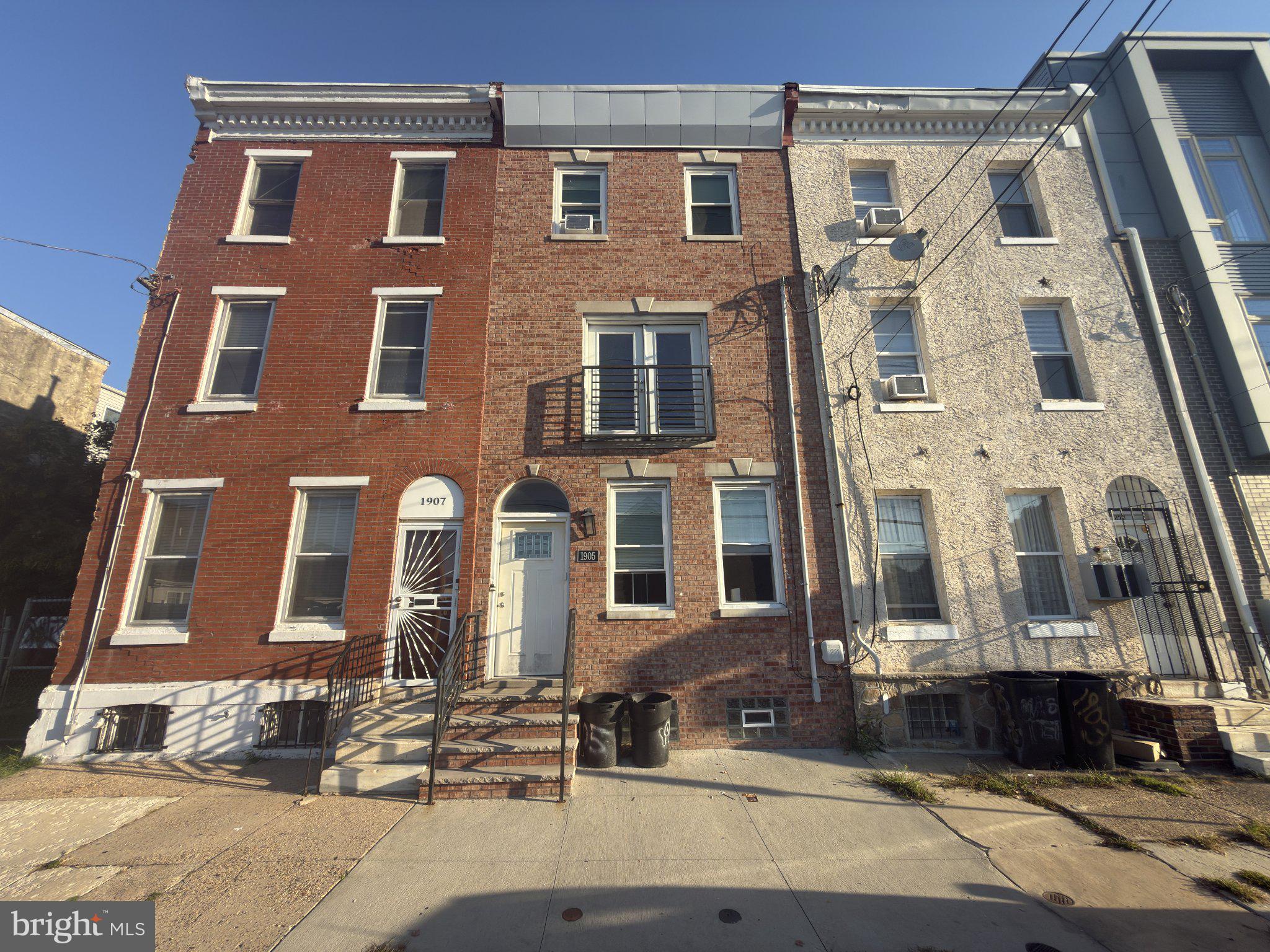 1905 W MONTGOMERY AVENUE