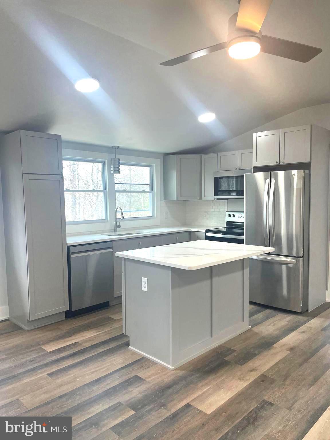 RIVER VIEW PARK - Residential