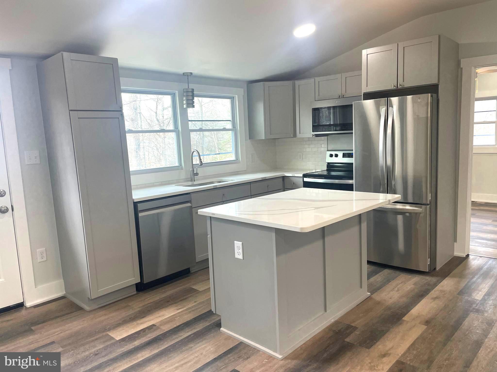 RIVER VIEW PARK - Residential