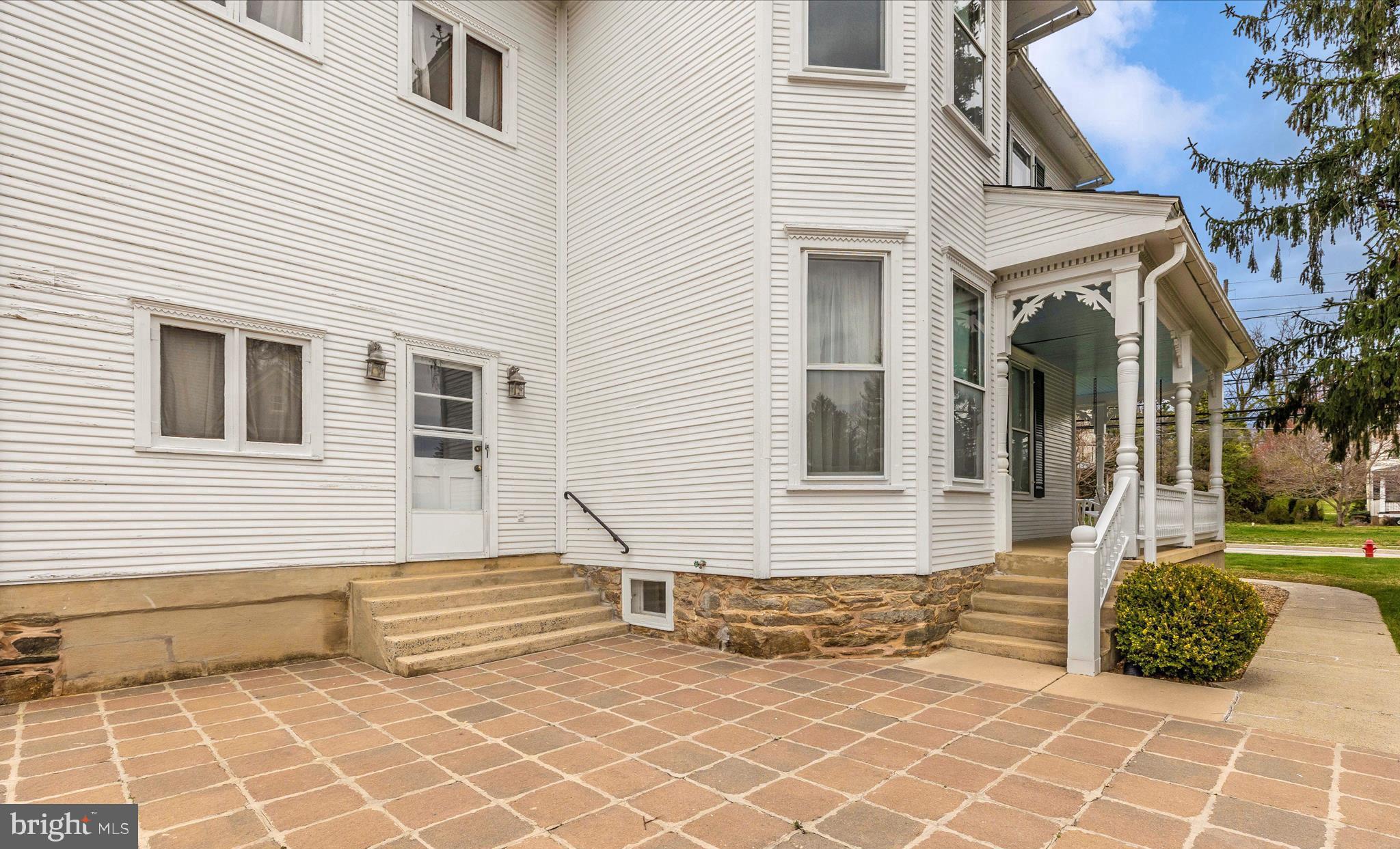 MIDDLETOWN - Residential