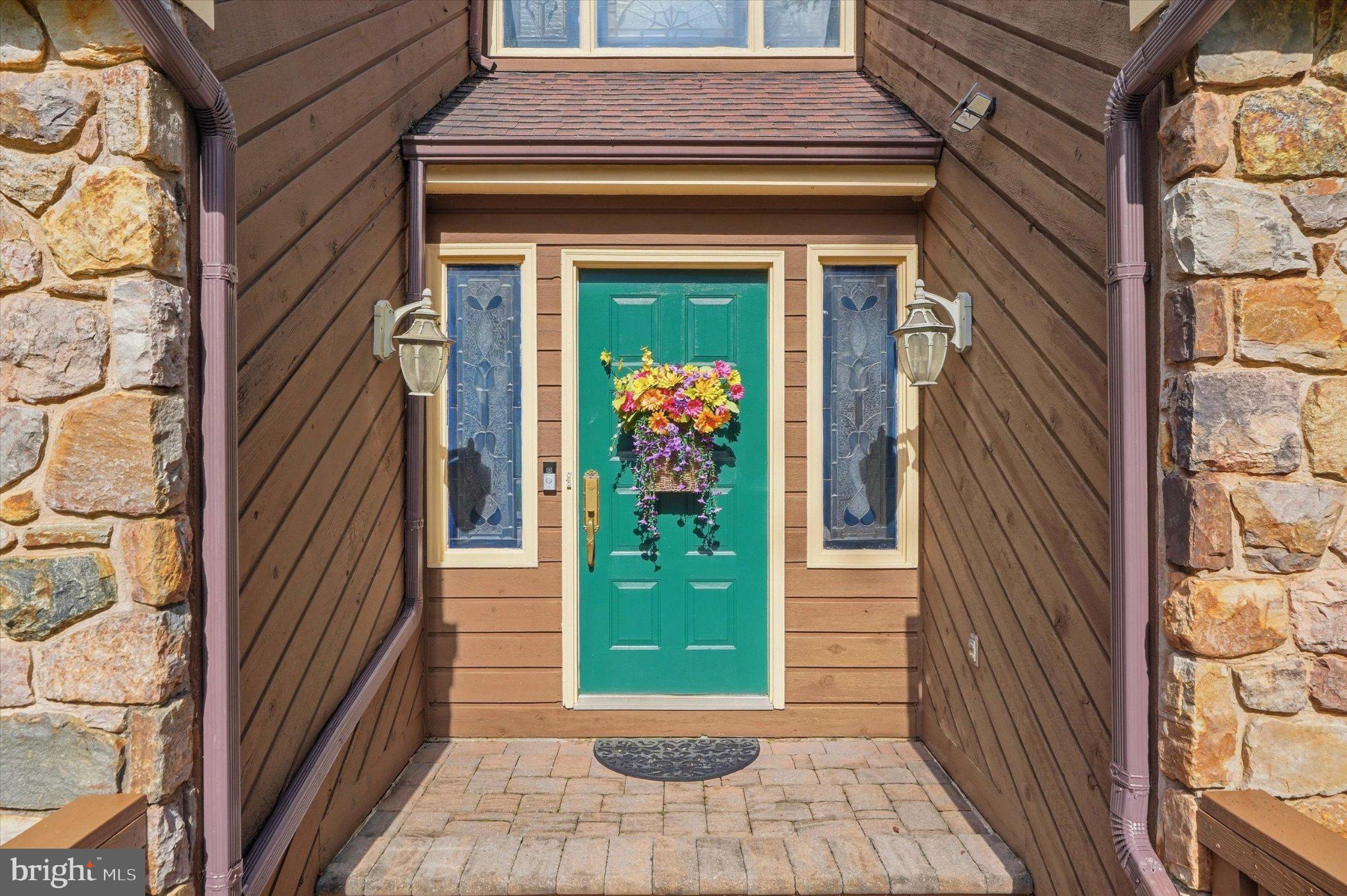 945 MARIE ROCHELLE DRIVE