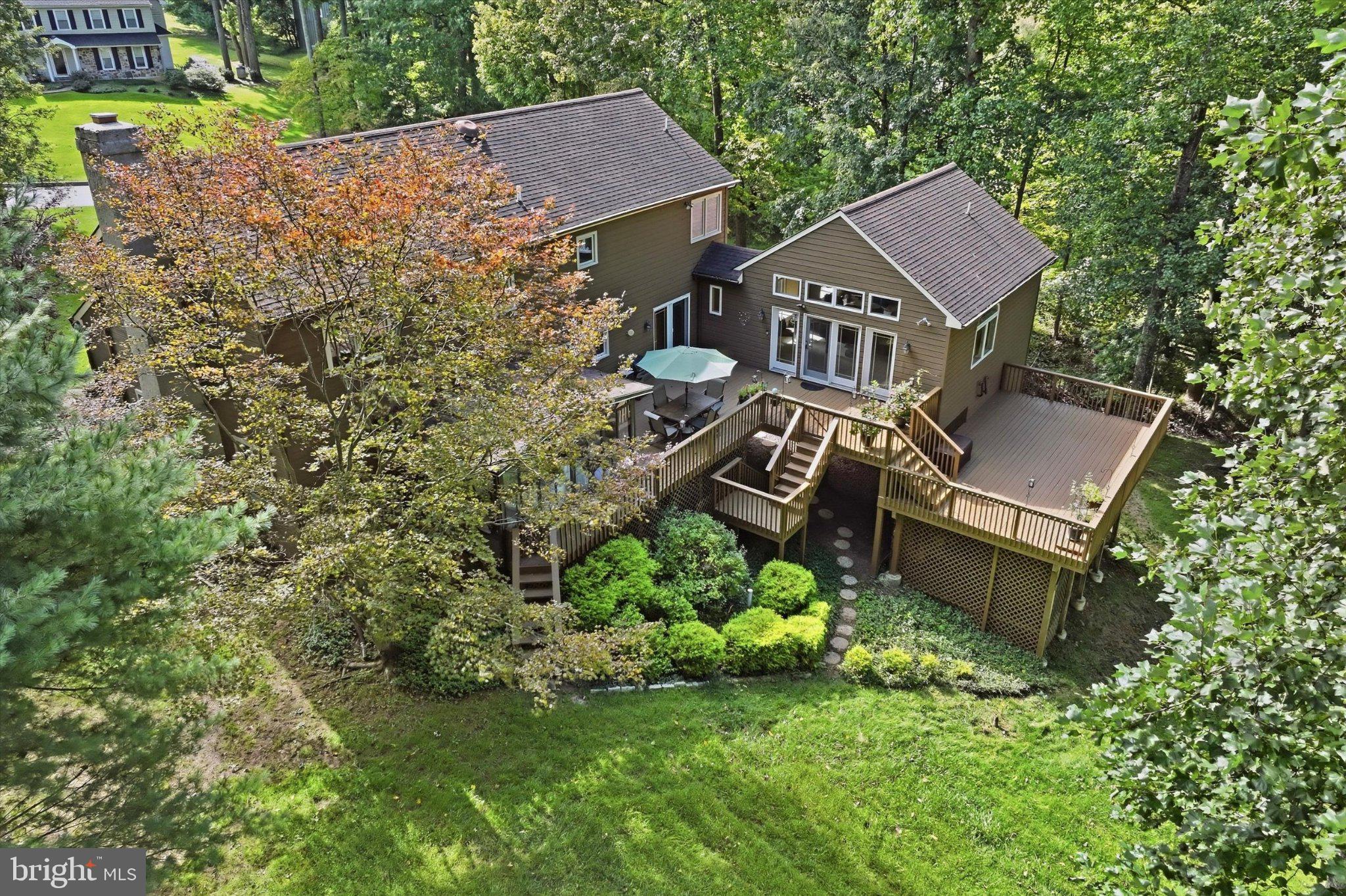 945 MARIE ROCHELLE DRIVE