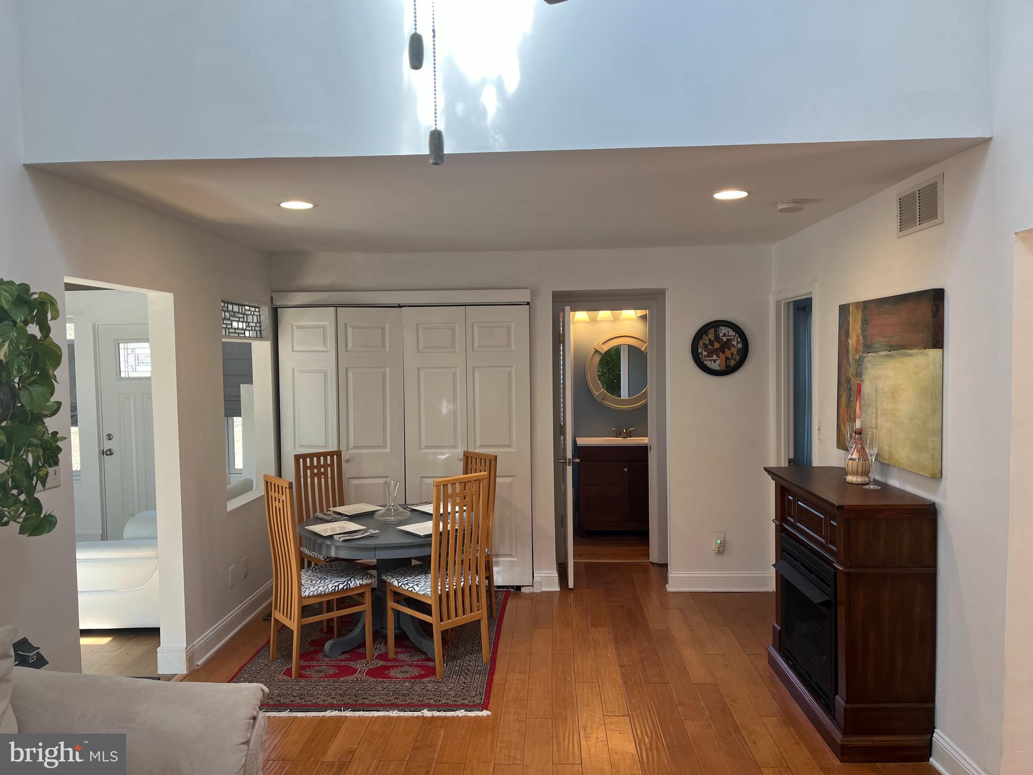 ROLLING MEADOWS - Residential