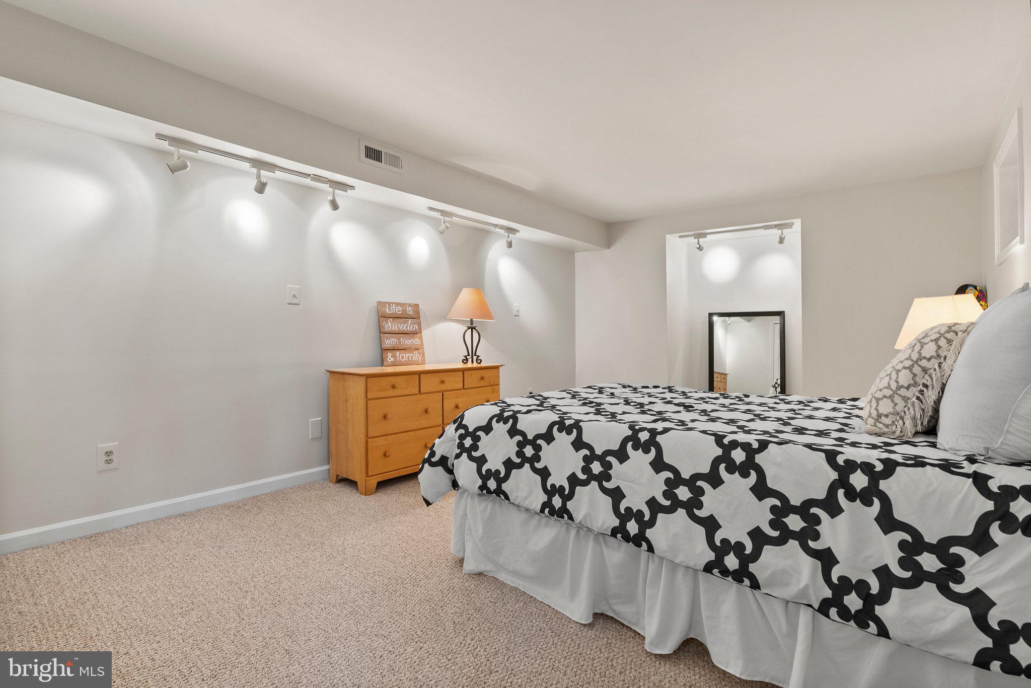 FRANKLIN GLEN - Residential