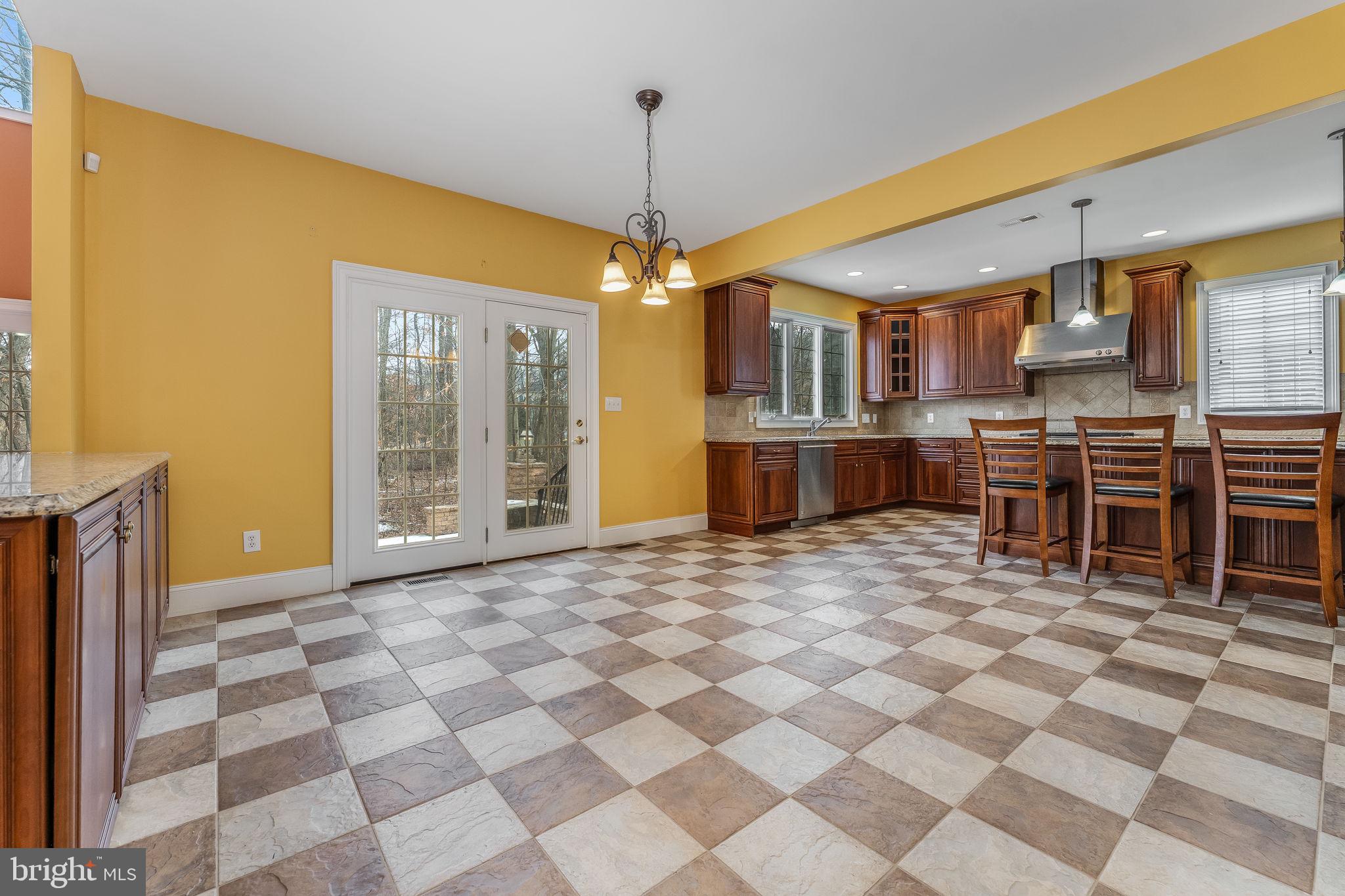 UPPER MOUNTAIN ESTS - Residential