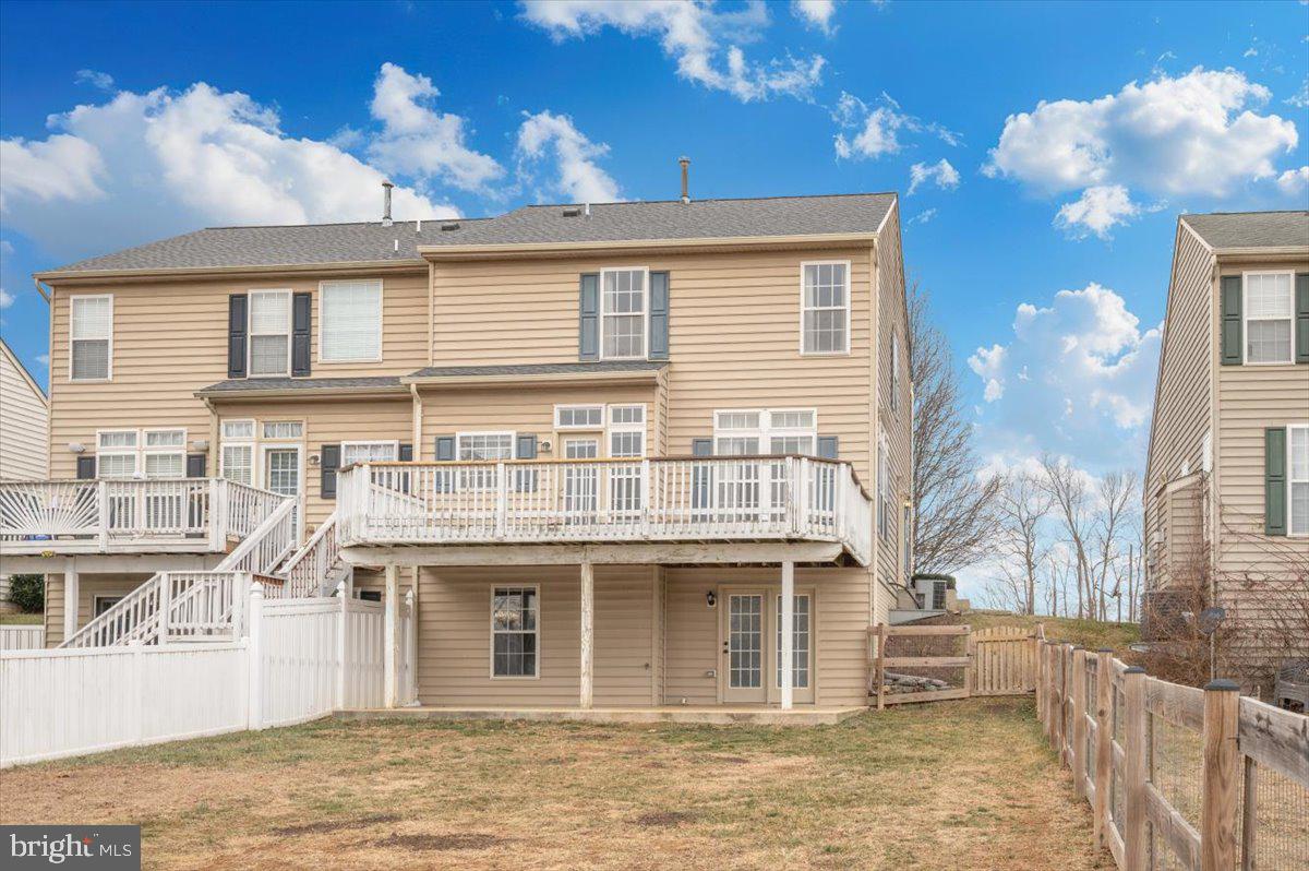 WEST FIELDS - Residential