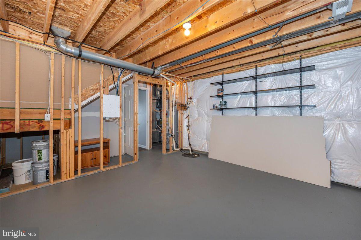 WEST FIELDS - Residential