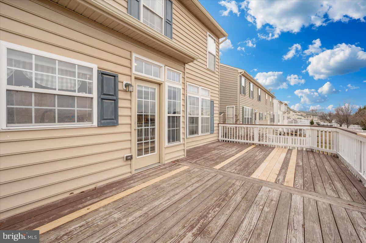 WEST FIELDS - Residential