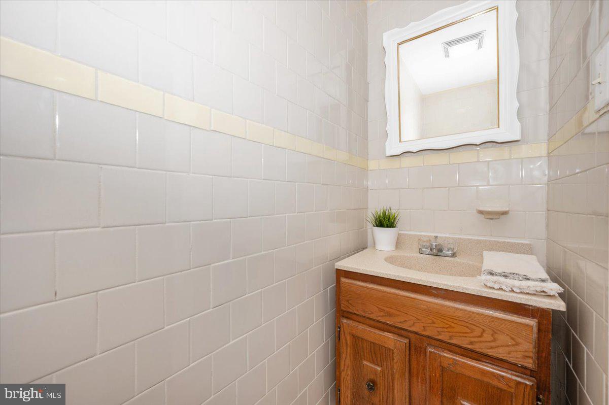 WEST FIELDS - Residential