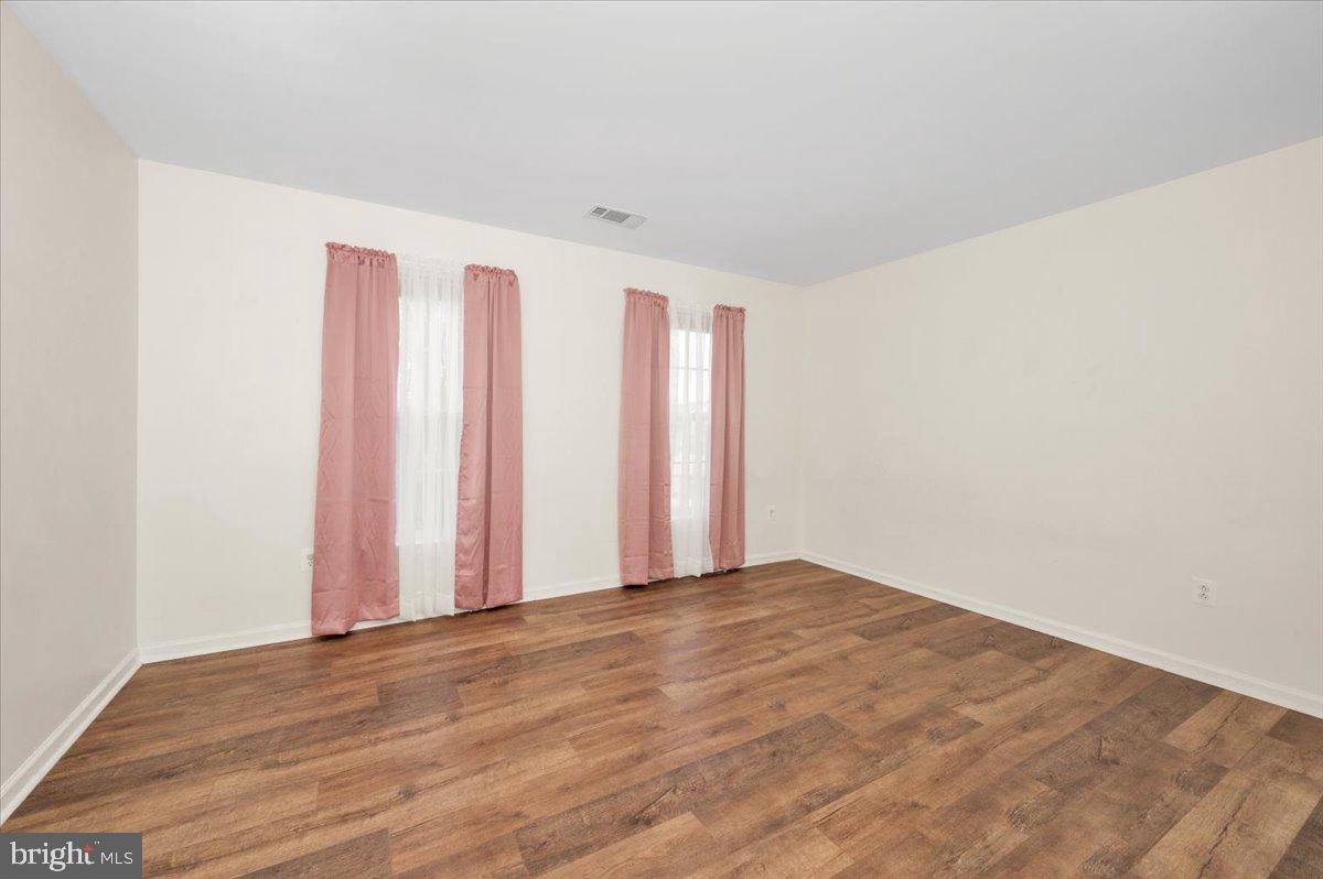 WEST FIELDS - Residential