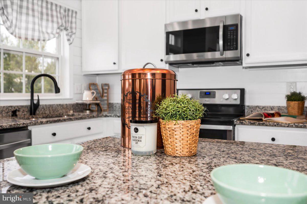 WEST FIELDS - Residential