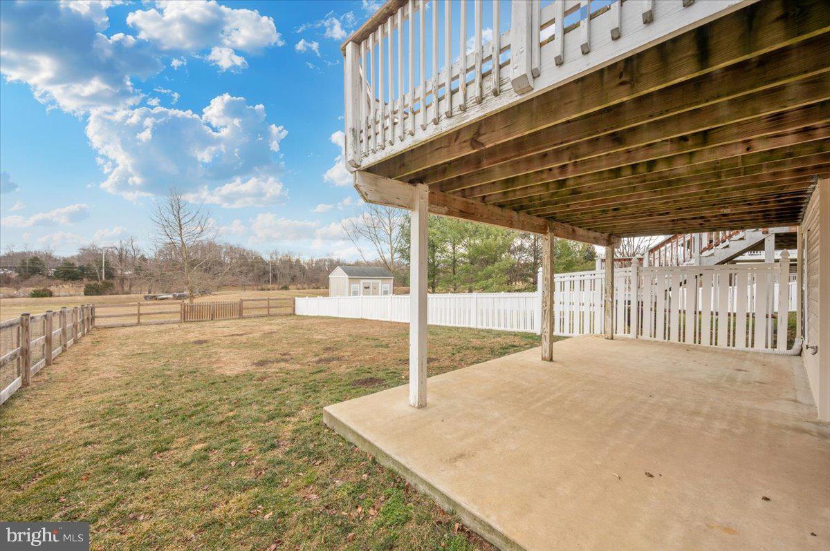 WEST FIELDS - Residential