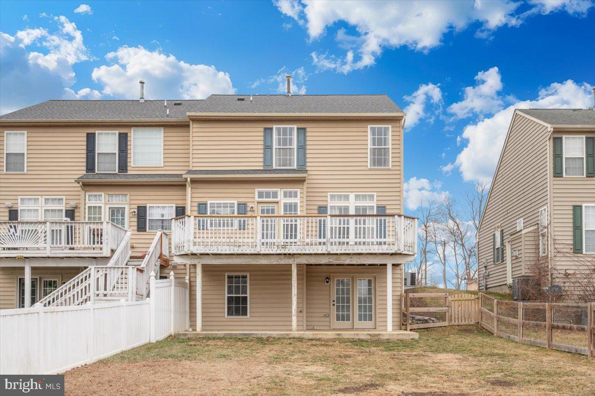 WEST FIELDS - Residential