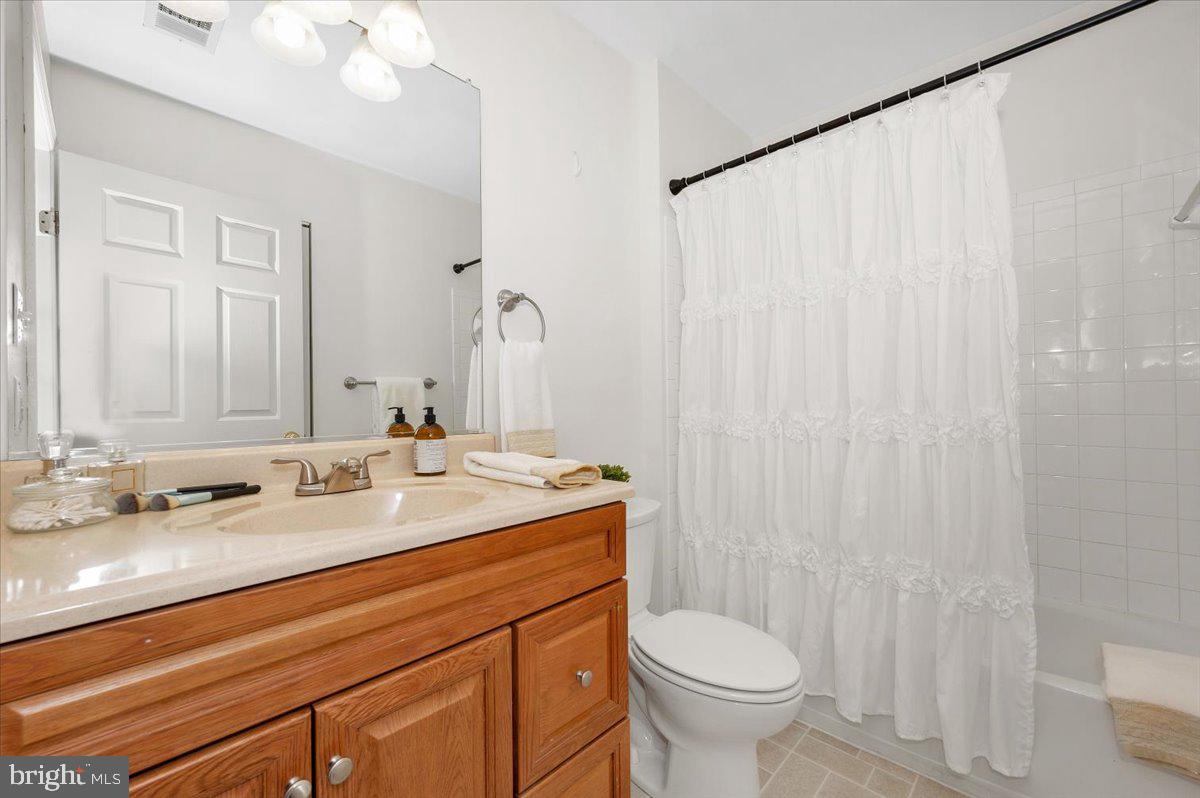 WEST FIELDS - Residential