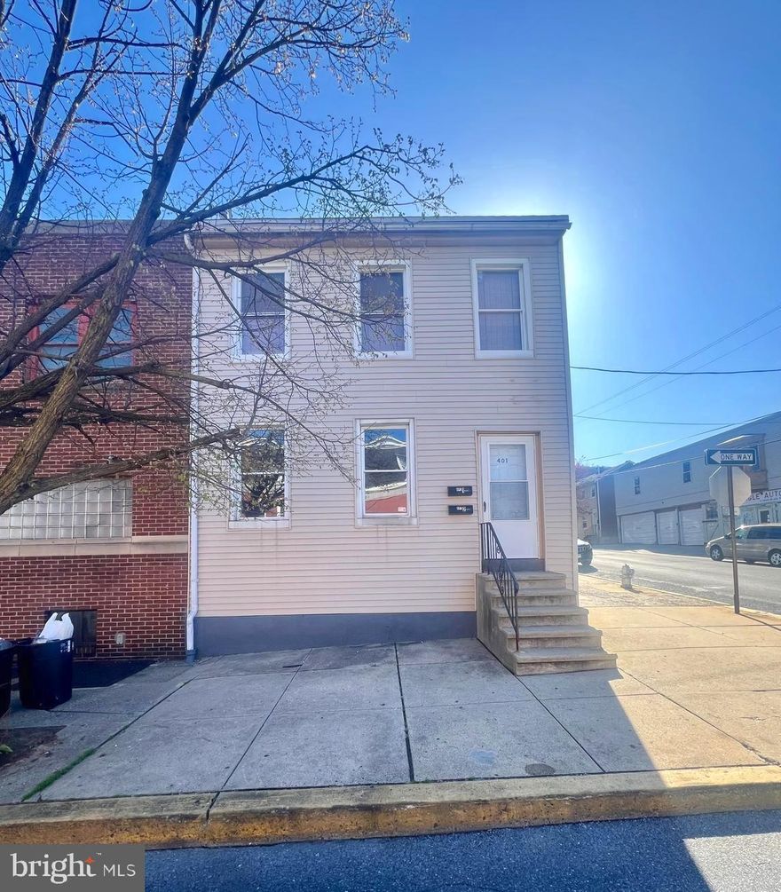 Welcome to this fully remodeled 2-unit property that is sure to impress both investors and owner-occupants alike. This stunning property is currently producing good income, making it a valuable addition to any real estate portfolio. The best part? The owner only pays for water, sewer, and trash, allowing for maximum profit potential. Don't miss out on this fantastic opportunity - schedule a showing today and make this incredible property yours!