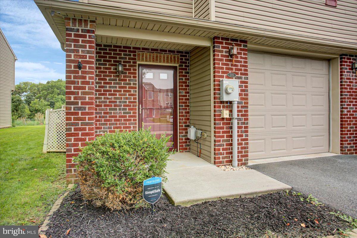 209 MERIWEATHER DRIVE
