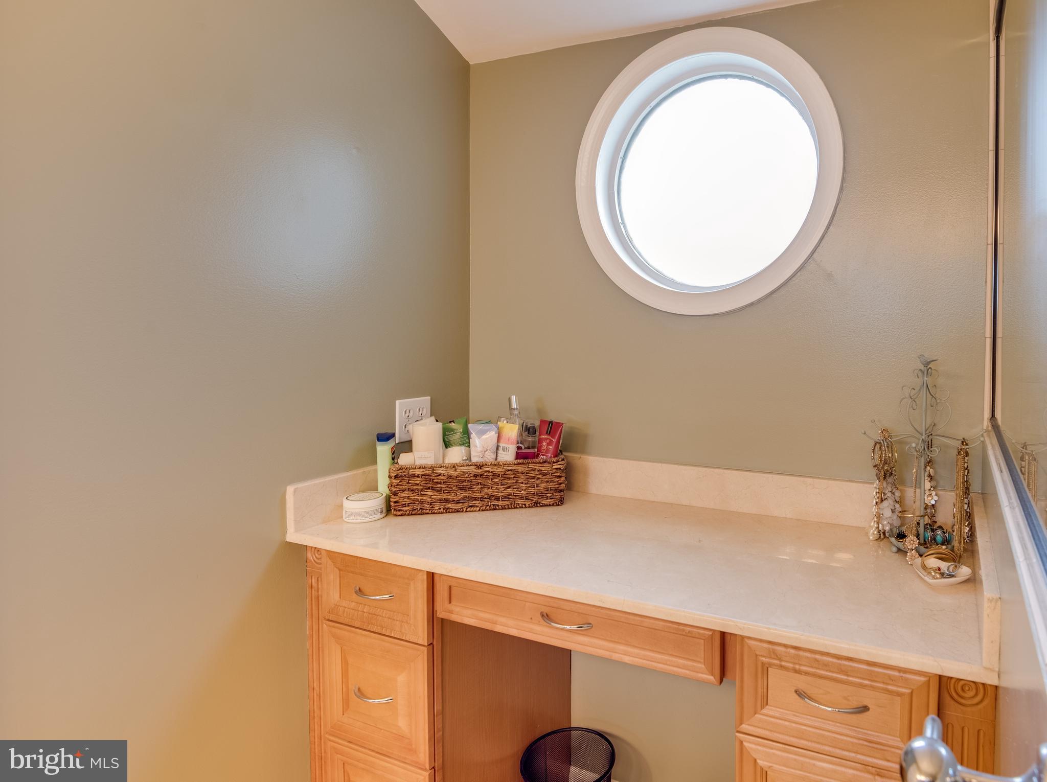 ADMIRAL REACH AT HARBOUR GATES - Residential