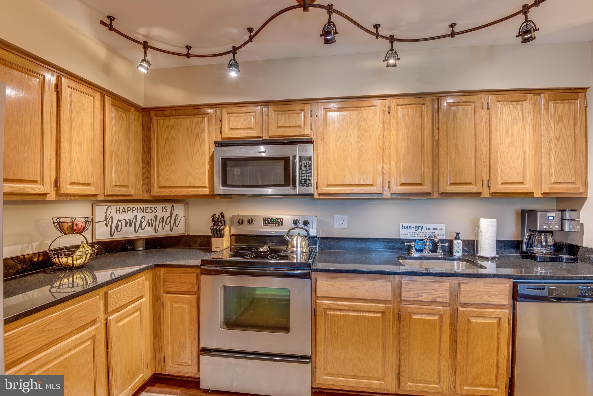 ADMIRAL REACH AT HARBOUR GATES - Residential