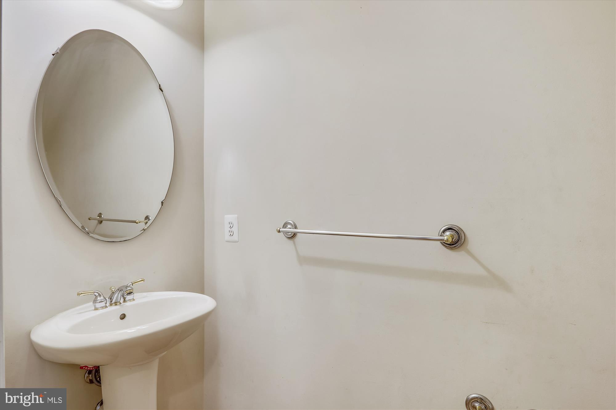 HIDDEN CREEK - Residential